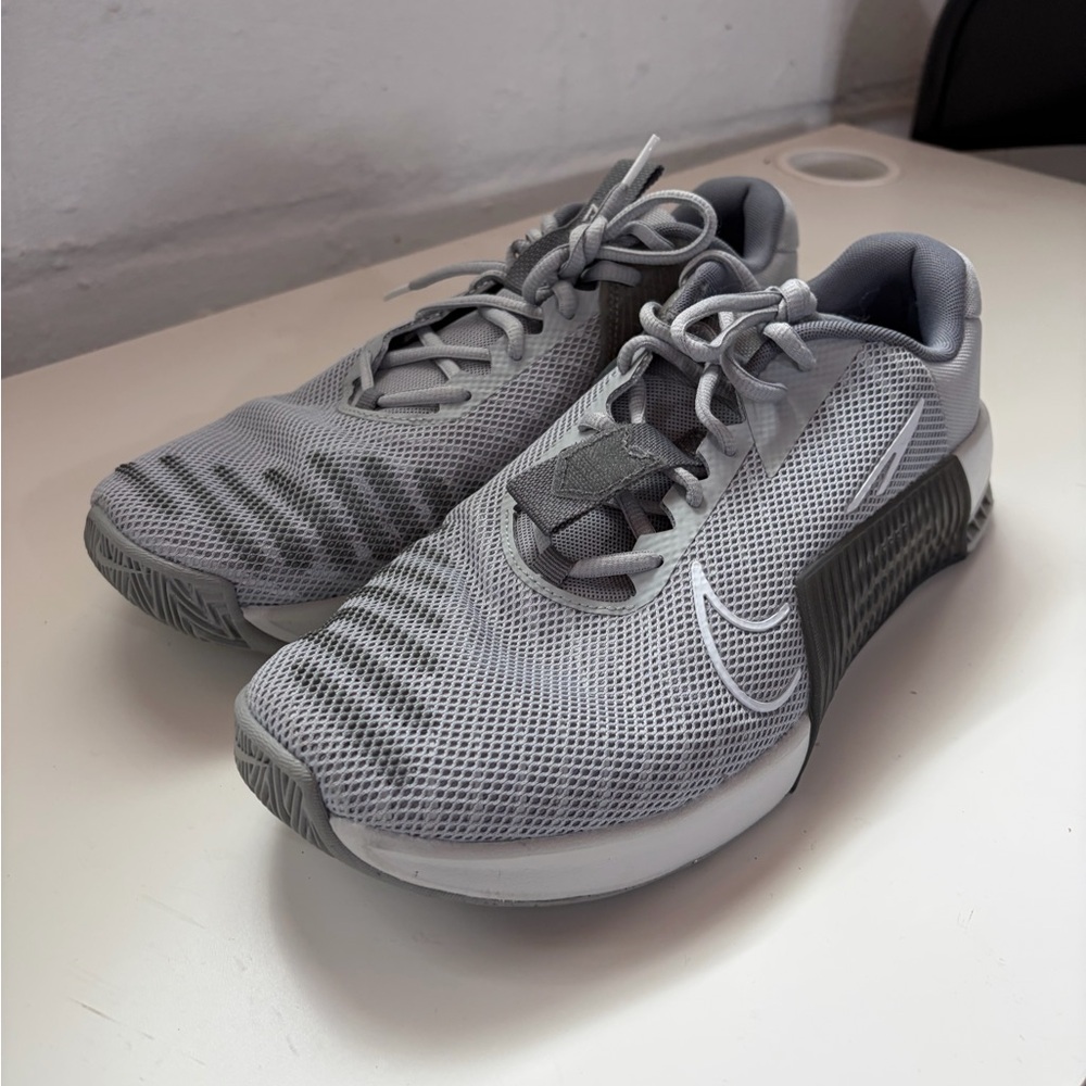 Nike Men's Size 12 Metcon Grey Training Shoes - Lightweight Mesh